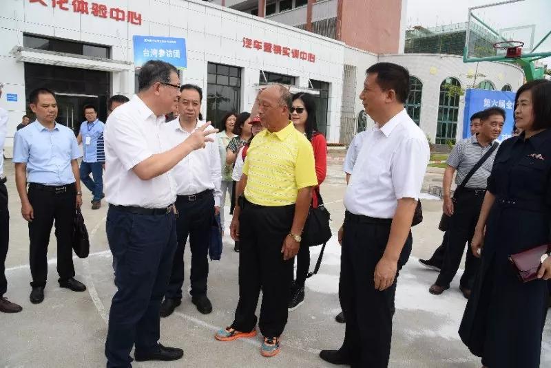 臺灣工會參訪團來梧州參觀交流