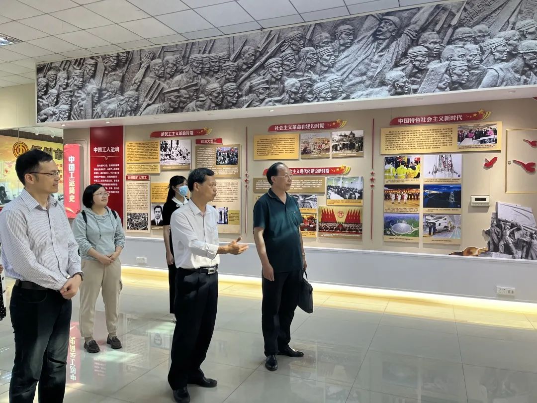 市建設詩詞曲示范市專家組到市總工會開展調(diào)研