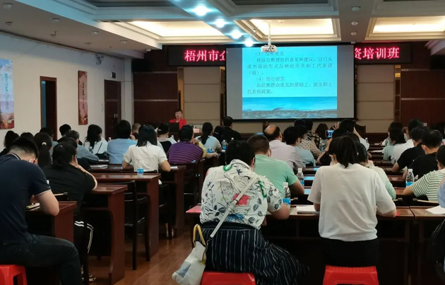 模擬課堂的“沉浸式”學習，讓學員大呼過癮