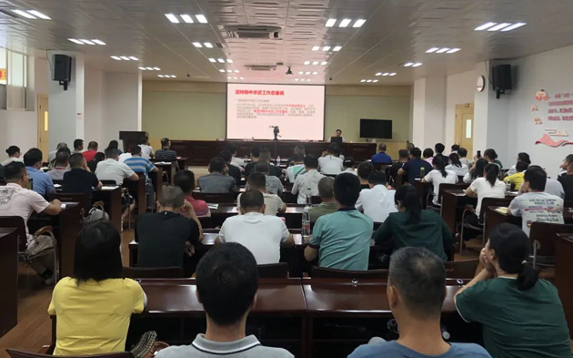 “勞模工匠進學校、思政教師進企業(yè)”活動丨“思政課”從三尺講堂搬到企業(yè)一線