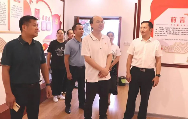 莫江珊率調(diào)研組到藤縣和蒙山調(diào)研工會工作