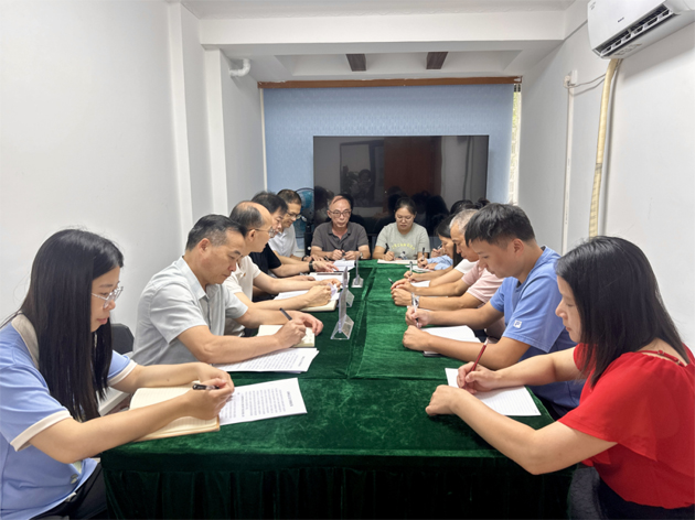 市總工會調(diào)研組到萬秀區(qū)、長洲總工會指導交流工會工作