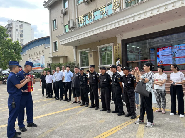 梧州市總工會(huì)與中國(guó)鐵塔梧州市分公司等單位共同舉行消防安全知識(shí)培訓(xùn)和應(yīng)急演練