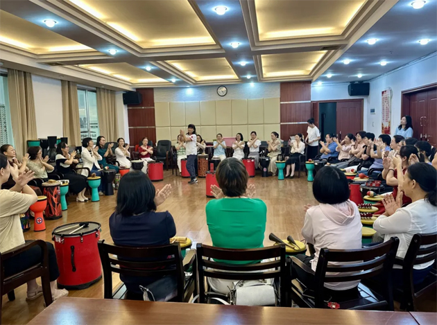 梧州市總工會(huì)女職工委員會(huì)開展“黨旗領(lǐng)航聚合力，情暖巾幗綻芳華” 主題活動(dòng)