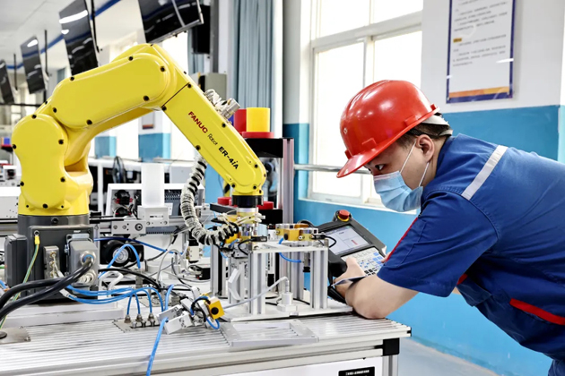 每人每年補(bǔ)貼標(biāo)準(zhǔn)5000元以上！我區(qū)全面推行企業(yè)新型學(xué)徒制