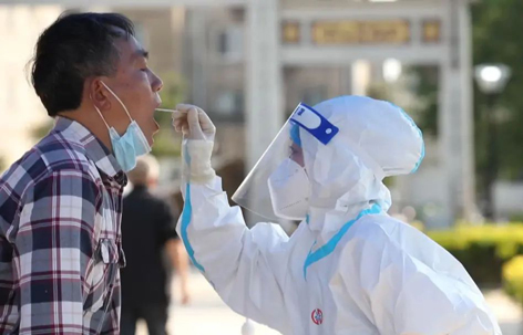 今天，看見她們