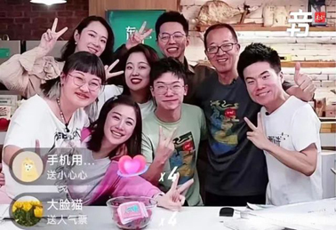 打工新鮮事丨一邊“上課”，一邊“賣大米”，被他的直播語錄圈粉了~