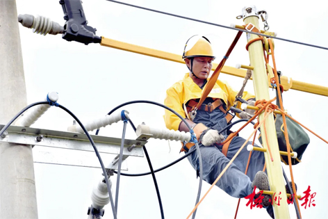 致敬！熱浪下的勞動(dòng)者們