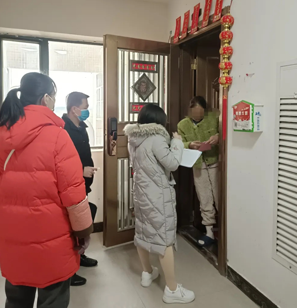 藤縣總工會(huì)參與疫情防控網(wǎng)格化排查專(zhuān)項(xiàng)行動(dòng)