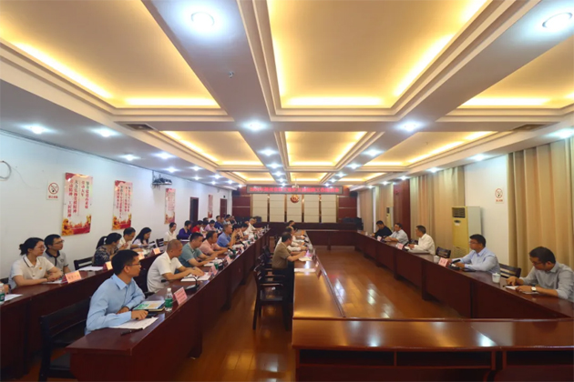 自治區(qū)總工會領(lǐng)導(dǎo)在梧州召開職工醫(yī)療互助保障工作座談會并作專題輔導(dǎo)